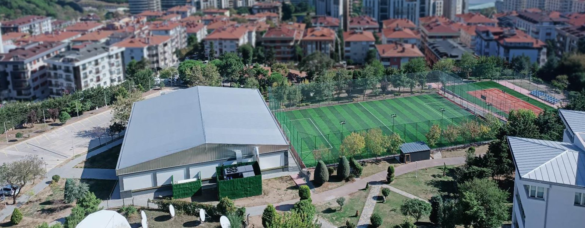 
  <div class='text-center center-block'>
    <div class='font3 size32 center-block slide-title'>
	<span class='beyaz'><i>İletişimin Olduğu Her Yerde...</i></span>
    </div>
  </div>